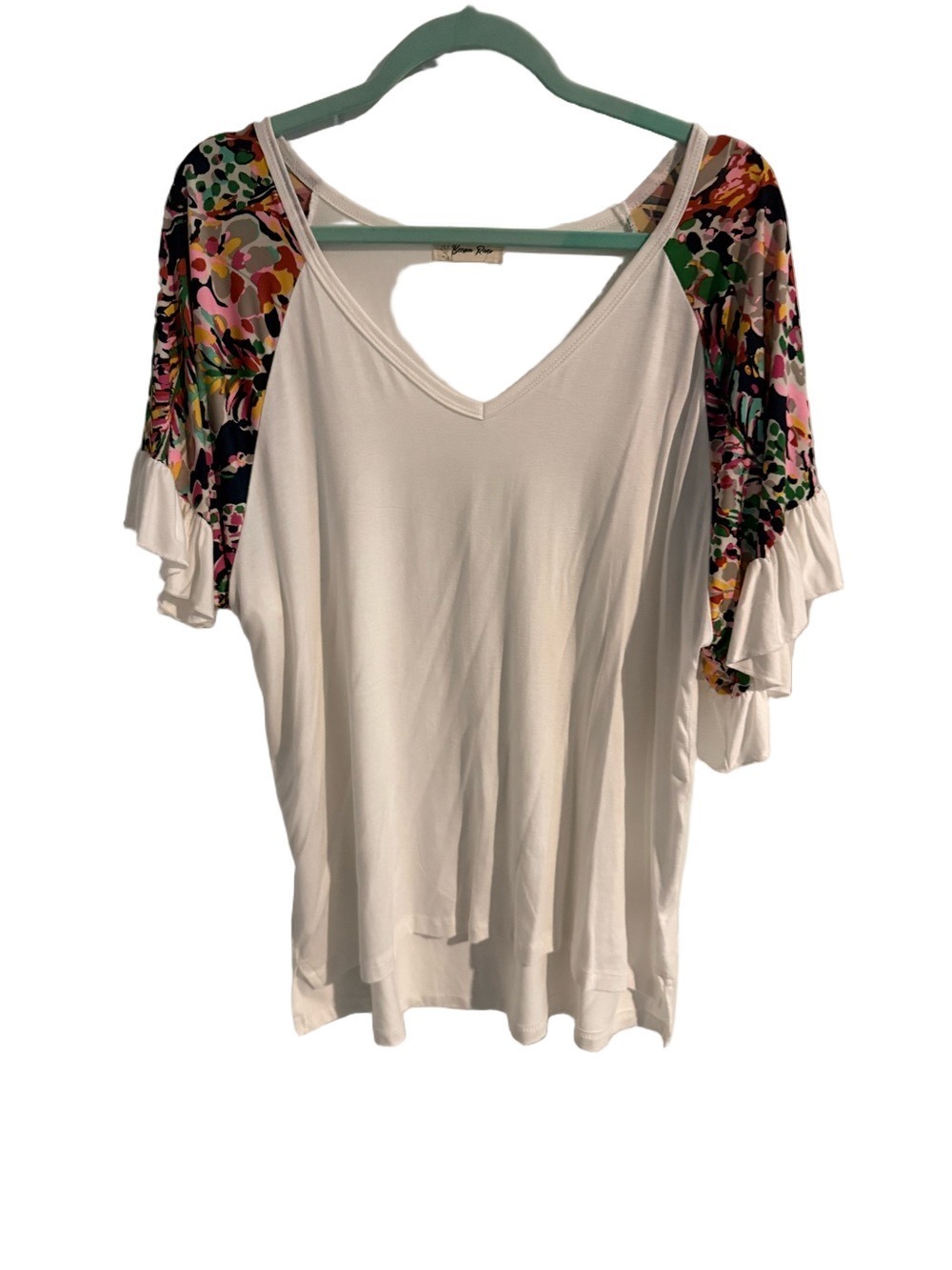Beacon River Women’s XL White V-Neck Top Floral Ruffle Bell Sleeves